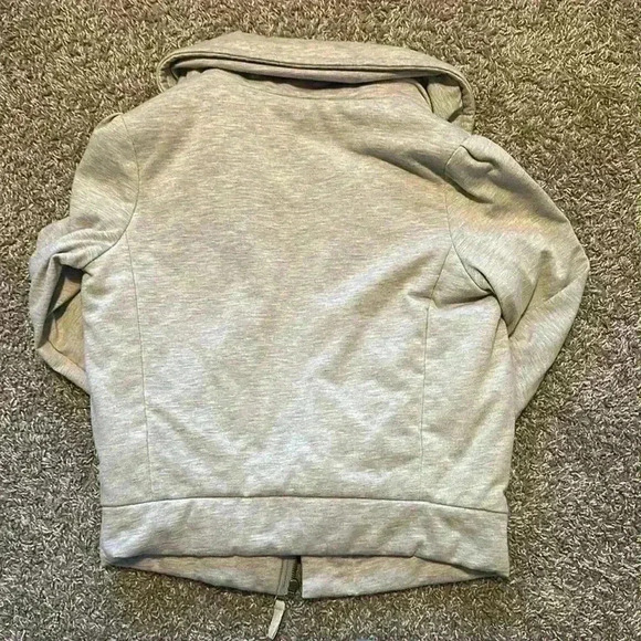 EUC Women’s Splendid Cropped Grey Bomber Jacket, Size Small - Picture 3 of 3